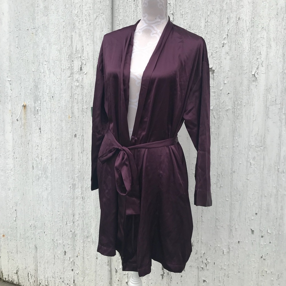 Victoria’s Secret robe - Picture 2 of 5